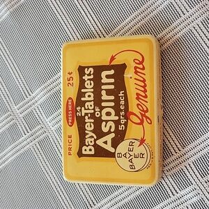 Vintage Bayer Tablets Aspirin Tin